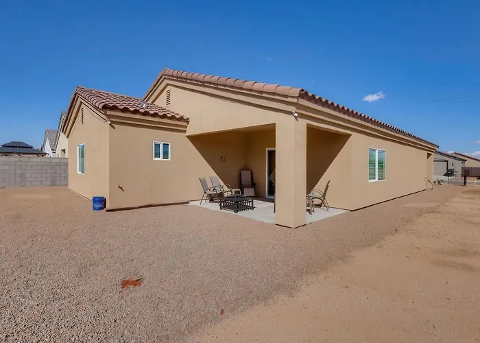 3br 2ba W Patio Fire Pit