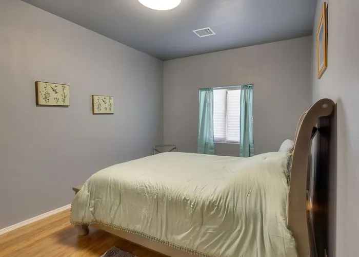 3br 2ba W Patio Fire Pit *